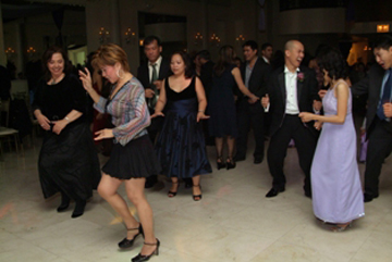 Guests dancing at a DJ Filipino event